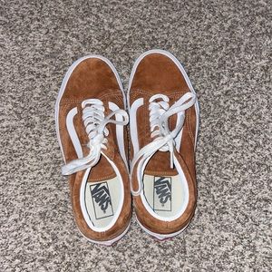BROWN SEUDE VANS